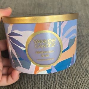 NWT Yankee Candle 3 Wicks Dried Lavender & Oak
